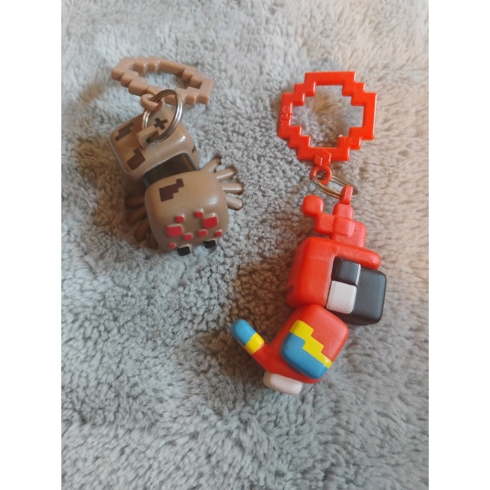 2 Minecraft Series Backpack Hanger Clips Parrot & Spider‎